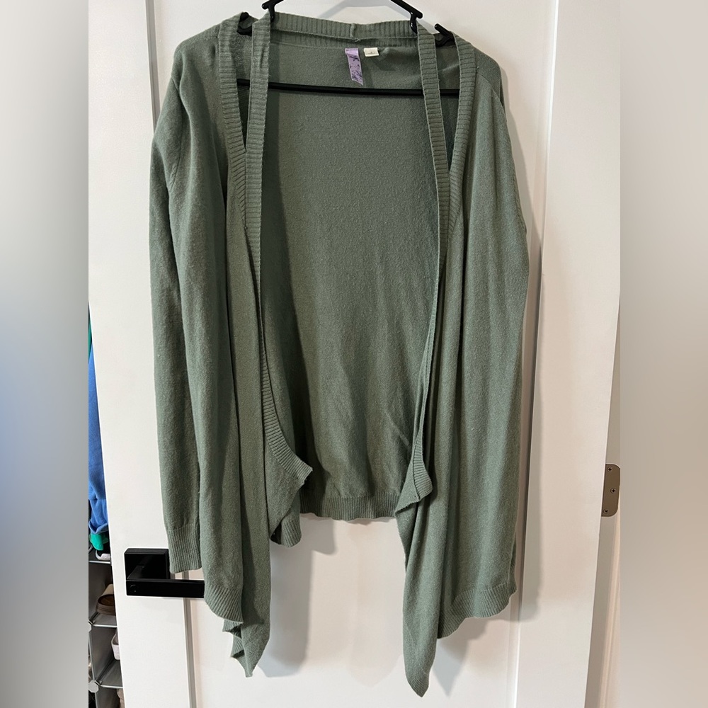 Daytrip cardigan size small